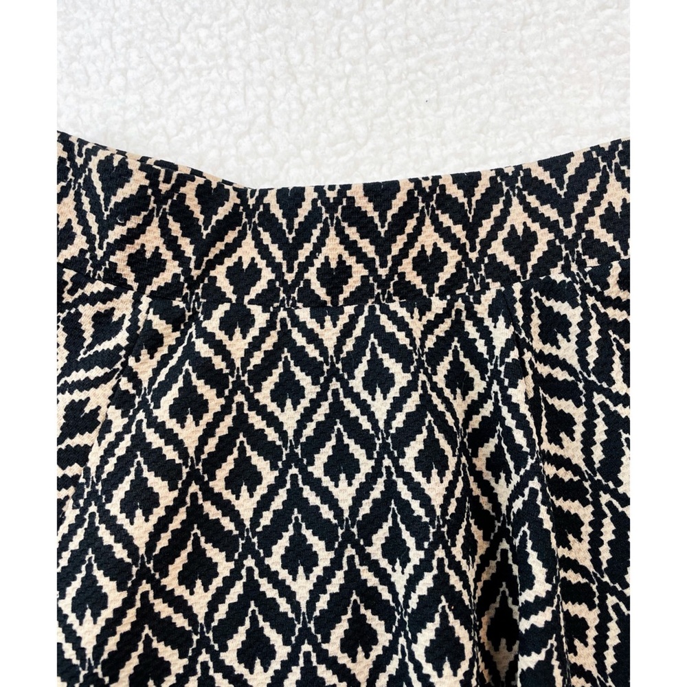 FORA • Tan and Black Geometric Print Skater Mini Skirt, XS - Picture 10 of 16